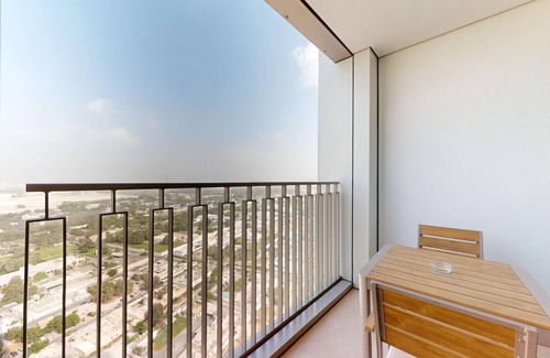Za'abeel 2 Apartment | Chic High Rise 1 Bed l Pool Access with Burj Views