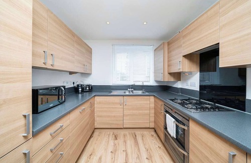 Gravesend House | Chic House With Parking And Private Garden