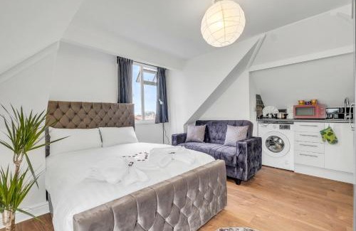 Hendon Apartment | Chic Loft Studio, Free Parking, Airfryer, Free amenities, 25 Mins to Central London