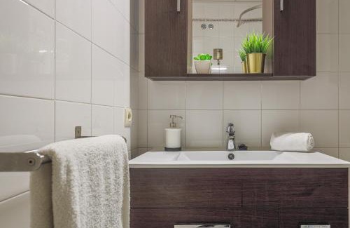Alfalfa Apartment | Chic&luminoso-WifiAC/Elegant apt in Salvador 2 BR