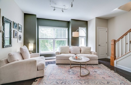 Tremont House | Chic & luxurious. Superhost. 2 beds. Up to 4 people. Walk to best of Tremont