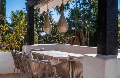 Golden Mile Apartment | Chic Mediterranean 3-Bedroom Retreat at Puente Romano