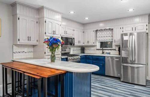New Rochelle Apartment | Chic, Modern & Cozy~Walk to Train~Free Parking NYC