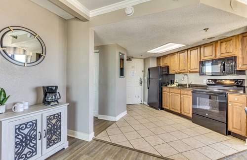 Myrtle Beach Condo | Chic Oceanview w/Balcony Dogs OK