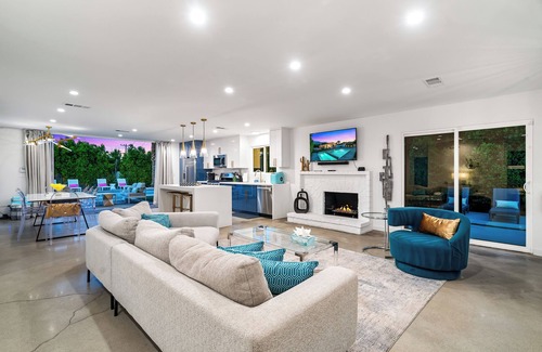 Racquet Club West House | Chic Private Oasis, 4 BR, Huge Pool & Spa, Views!