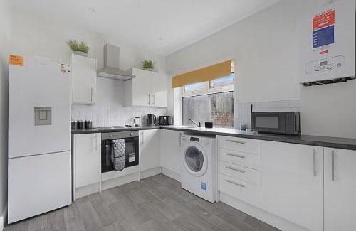 Loftus Apartment | Chic Retreat Coastal Town Sleeps 4