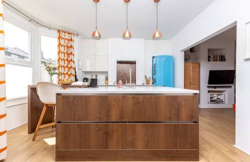 New Cross House | Chic semi-detached house with a private garden, SE