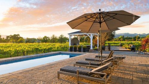 Sonoma House | Chic Sonoma Oasis w Pool Bocce Hot Tub Minutes to Downtown