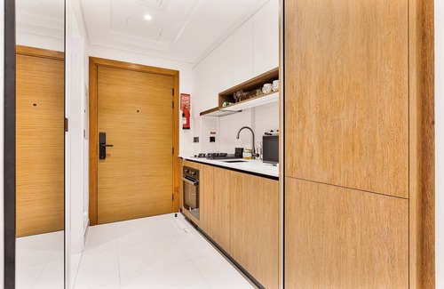 Dubai Apartment | Chic Studio APT W/Pool & Gym Near Metro Station