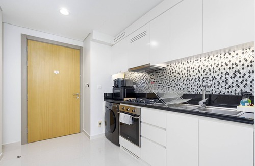 Sheikh Zayed Road Apartment | Chic Studio in Aykon City 2 Tower C, Business Bay by Deluxe Holiday Homes