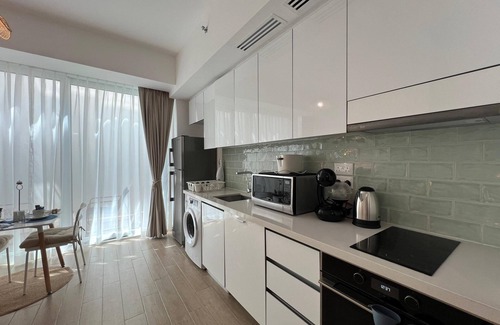 Abu Dhabi City Center Apartment | Chic studio in cool Yas Island, Abu Dhabi with WiFi, AC, fitness room