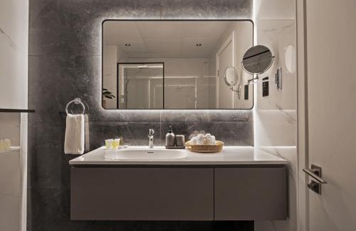 Discovery Gardens Apartment | Chic studio near metro at Discovery Gardens