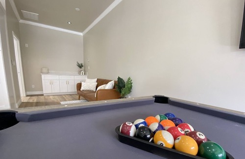 Hillcrest Cottage | Chic stylish home minutes away from everything in hillcrest