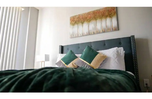 Dearborn Apartment | Chic Suite*Business Travel*By Museum*W/D*Smart TV