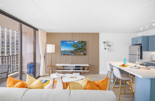 Waikiki Condo | Chic & Upscale Waikiki Beach Ocean View w/Parking