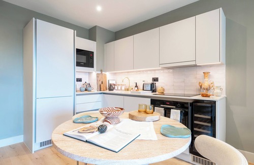 Whittington Apartment | Chic Urban Escape in London