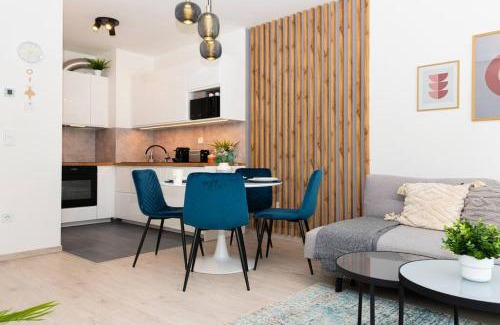 Ujlipotvaros Apartment | Chic206 Retreat: Modern 1BR Gem with Balcony by NW