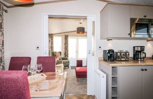 Chichester Cottage | Chichester Lakeside Holiday Park
