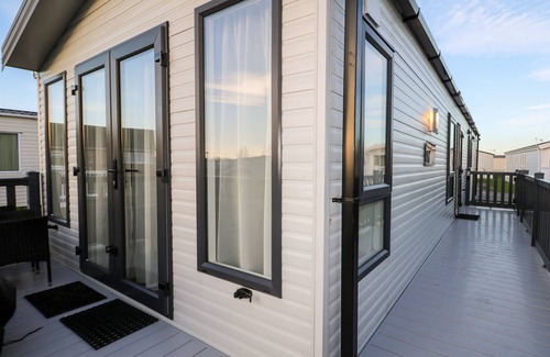 Chichester Cottage | Chichester Lakeside Holiday Park