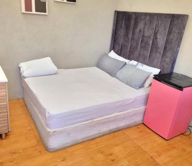 Rustenburg House | Chikos accomodation