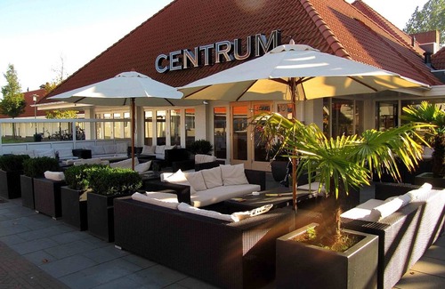 Bruinisse House | Child-friendly, beach, sea, golf, horseback riding, surfing, swimming, cycling.