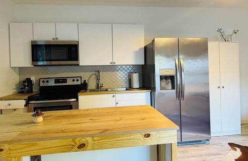 Kissimmee Apartment | Chill & Think, a space for you, King Bed near parks and MCO