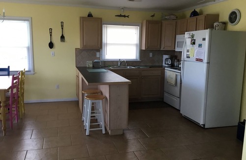 Colington House | Chillin' -3 BR, 4 min walk to beach, quiet area.great outdoor space