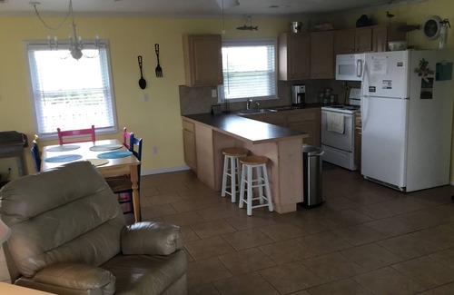 Colington House | Chillin' -3 BR, 4 min walk to beach, quiet area.great outdoor space