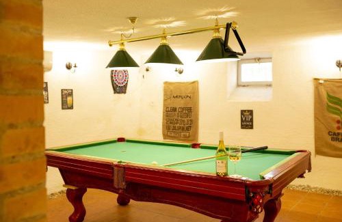 Eger Apartment | Chillinn La Maison Cottage Eger
