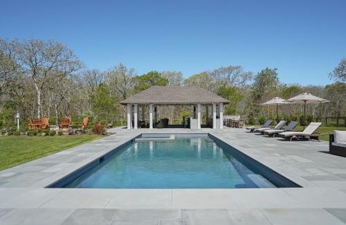 Chilmark House | Chilmark Luxury Quansoo Beach Access-4br