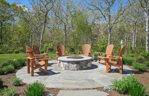 Chilmark House | Chilmark Luxury Quansoo Beach Access-4br