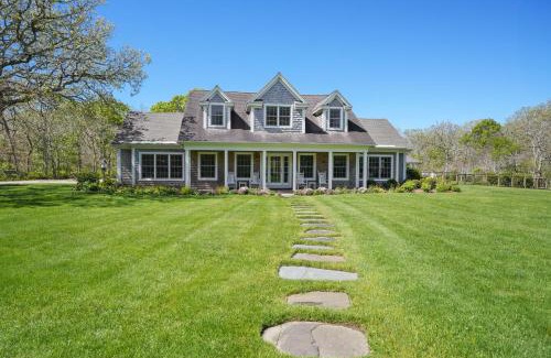 Chilmark House | Chilmark Luxury Quansoo Beach Access-4br
