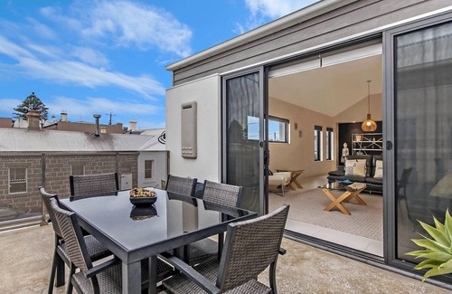 Port Fairy Apartment | Chimneys On Bank- located within Port Fairy's shopping and eatery hub
