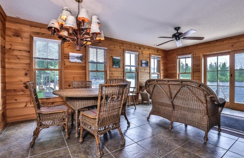 Manitowish Waters Hotel | Chippewa Retreat - Lily Pad Lower
