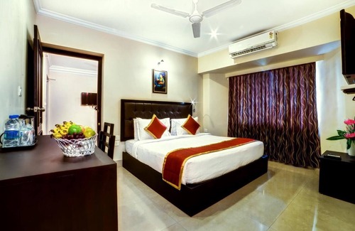 Palayam Hotel | Chirag Inn