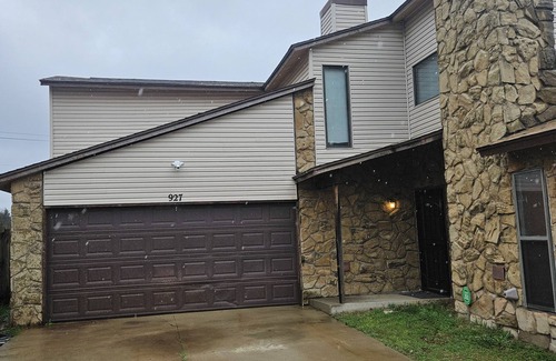 Chisholm Creek Condo | Chisholm Midterm Townhouse.nAdults Only