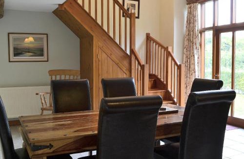 Potter Heigham House | Chive - E4326