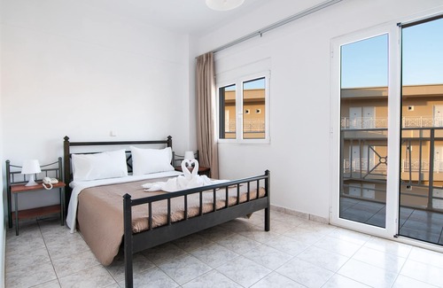 Agia Pelagia Hotel | Chrissy's Paradise
