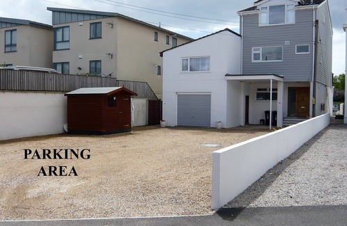 Christchurch Apartment | CHRISTCHURCH RIVERSIDE FLAT- fishing available