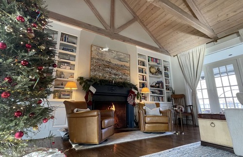 Village of Southampton House | Christmas At the Beach in The Hamptons' "Christmas Village"