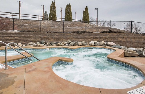 Wisconsin Dells Cabin | Christmas Mountain Village Resort, Golf/Ski, Wisconsin Dells, 2BR/2BA Timber