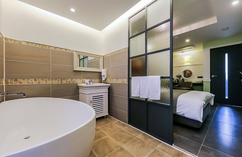 Chungju Hotel | Chungju 4 Seasons