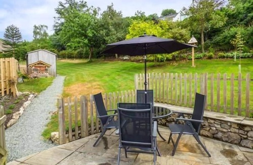 Levens Cottage | CINDERBARROW COTTAGE, family friendly, with a garden in Levens