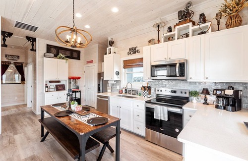 Port Aransas House | Cinema Shores – Ocean Views & Golf Cart!