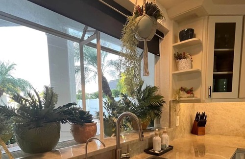 Venice House | Cinematic Sunrise Escape at Venice Beach