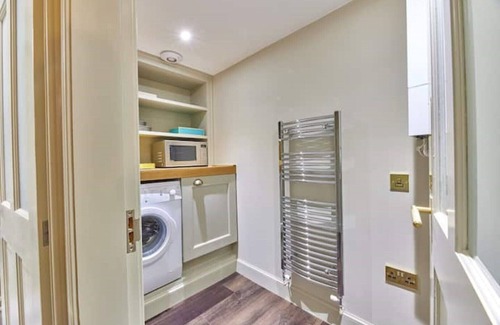 Berwick-upon-Tweed House | Cinnabar: Luxury, Couple's Nook in Historic Walls