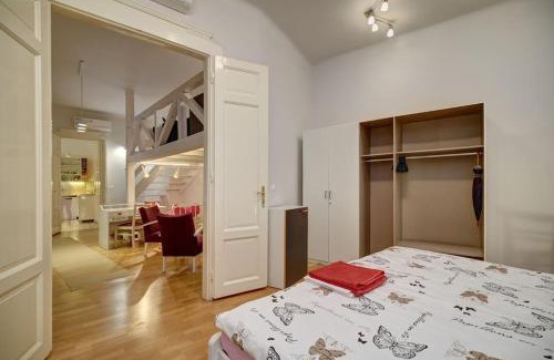 Ujlipotvaros Apartment | City and Calmness