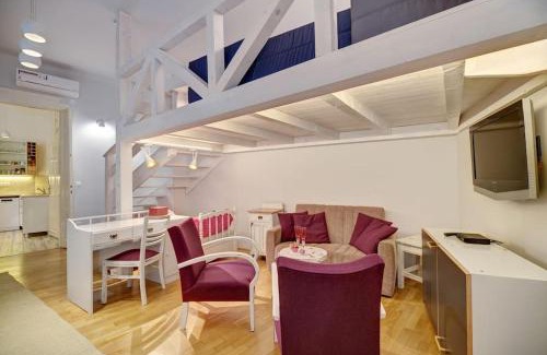 Ujlipotvaros Apartment | City and Calmness