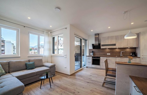 Merano Apartment | City Apartment Flora in MERANO with terrace and garage