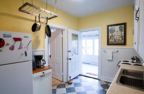 Sturgeon Bay Apartment | City Apartment | In the heart of historic downtown